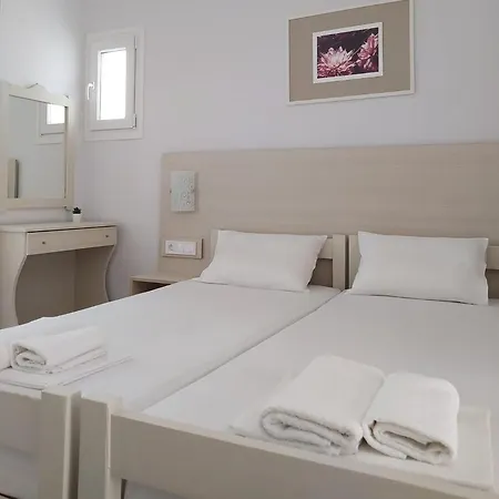 מלון Afroditi Haus *